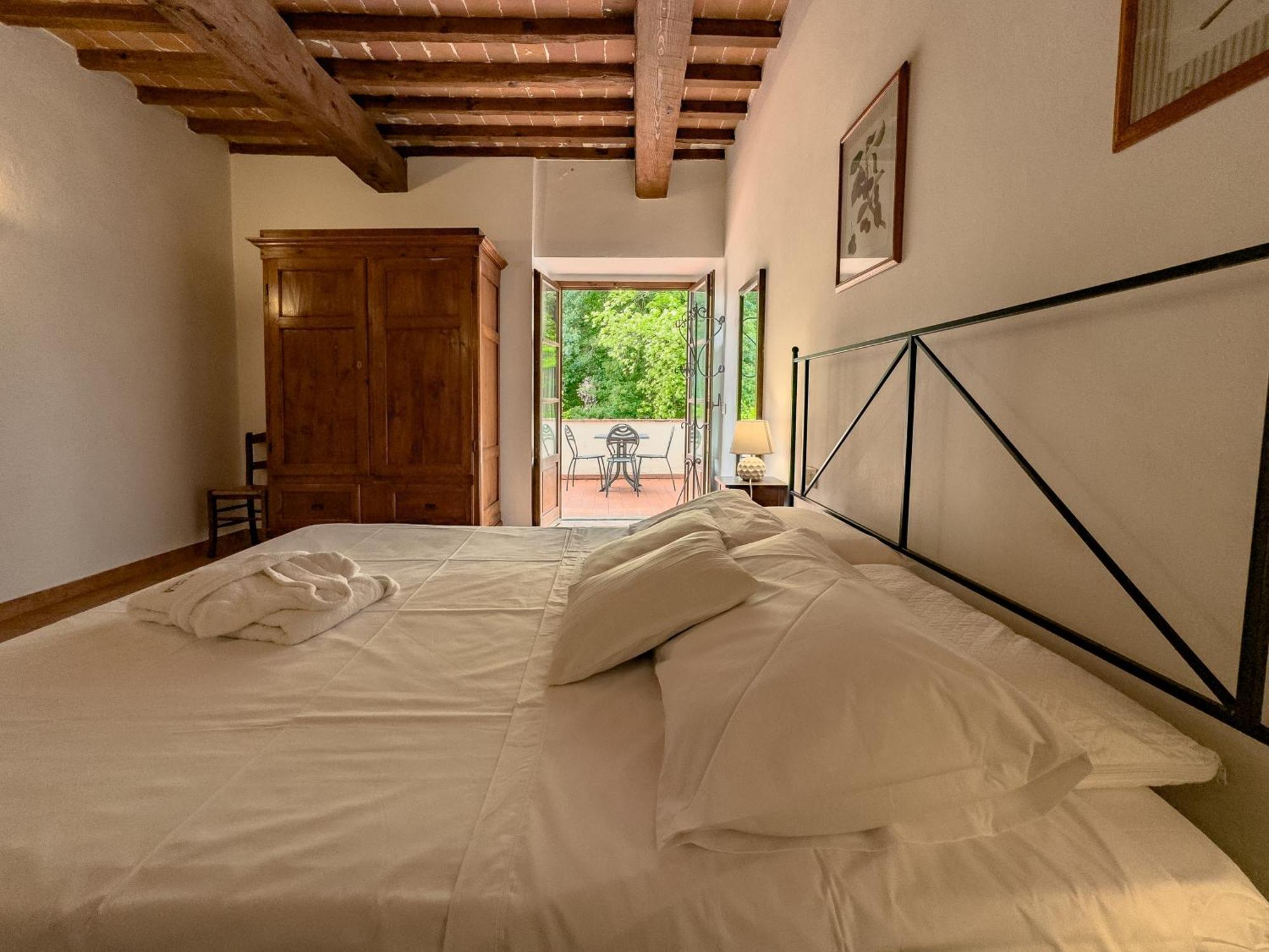 La Ferriera Exclusive Resort - Pool & Waterfall Loro Ciuffenna Luaran gambar