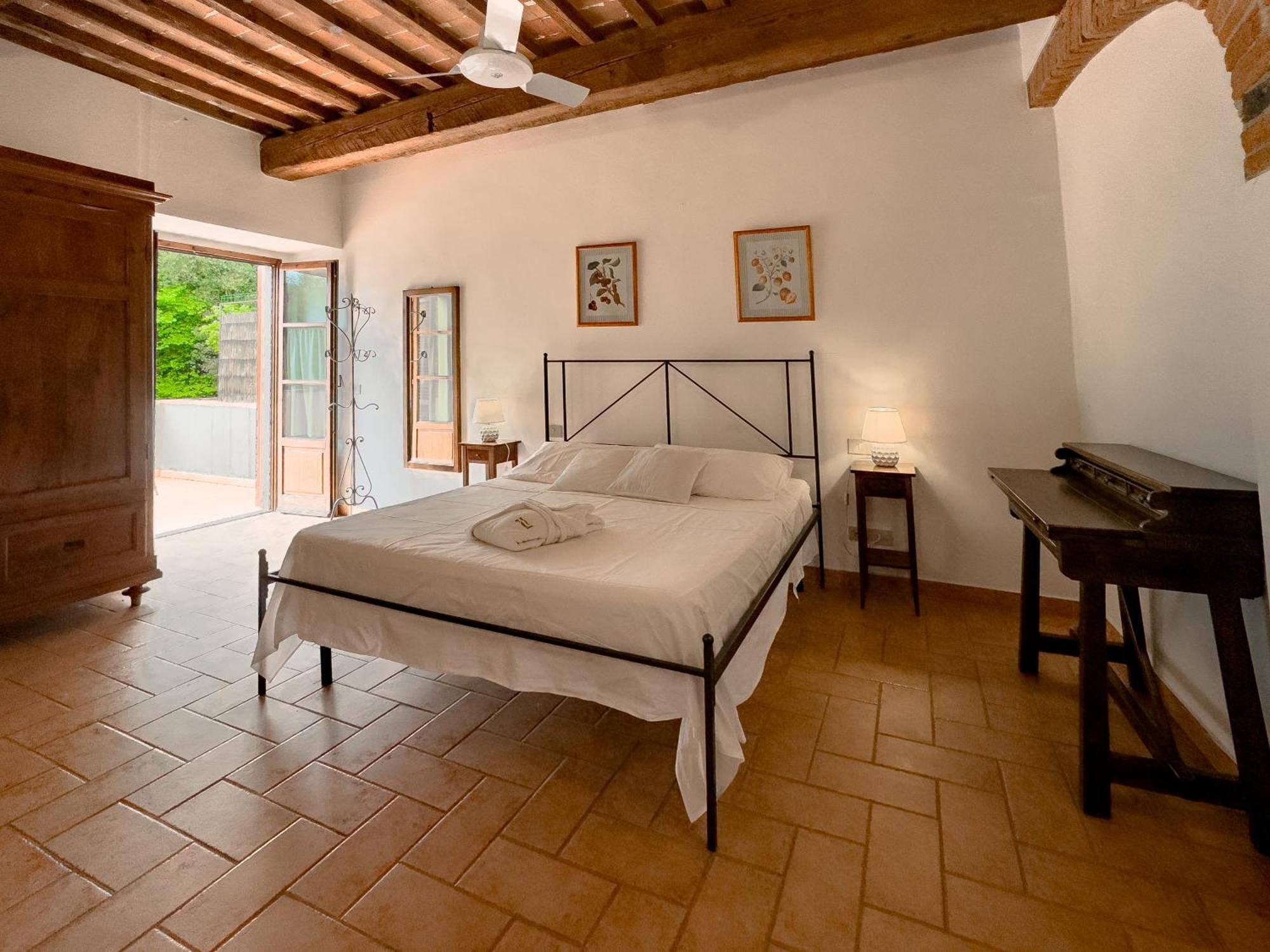 La Ferriera Exclusive Resort - Pool & Waterfall Loro Ciuffenna Luaran gambar