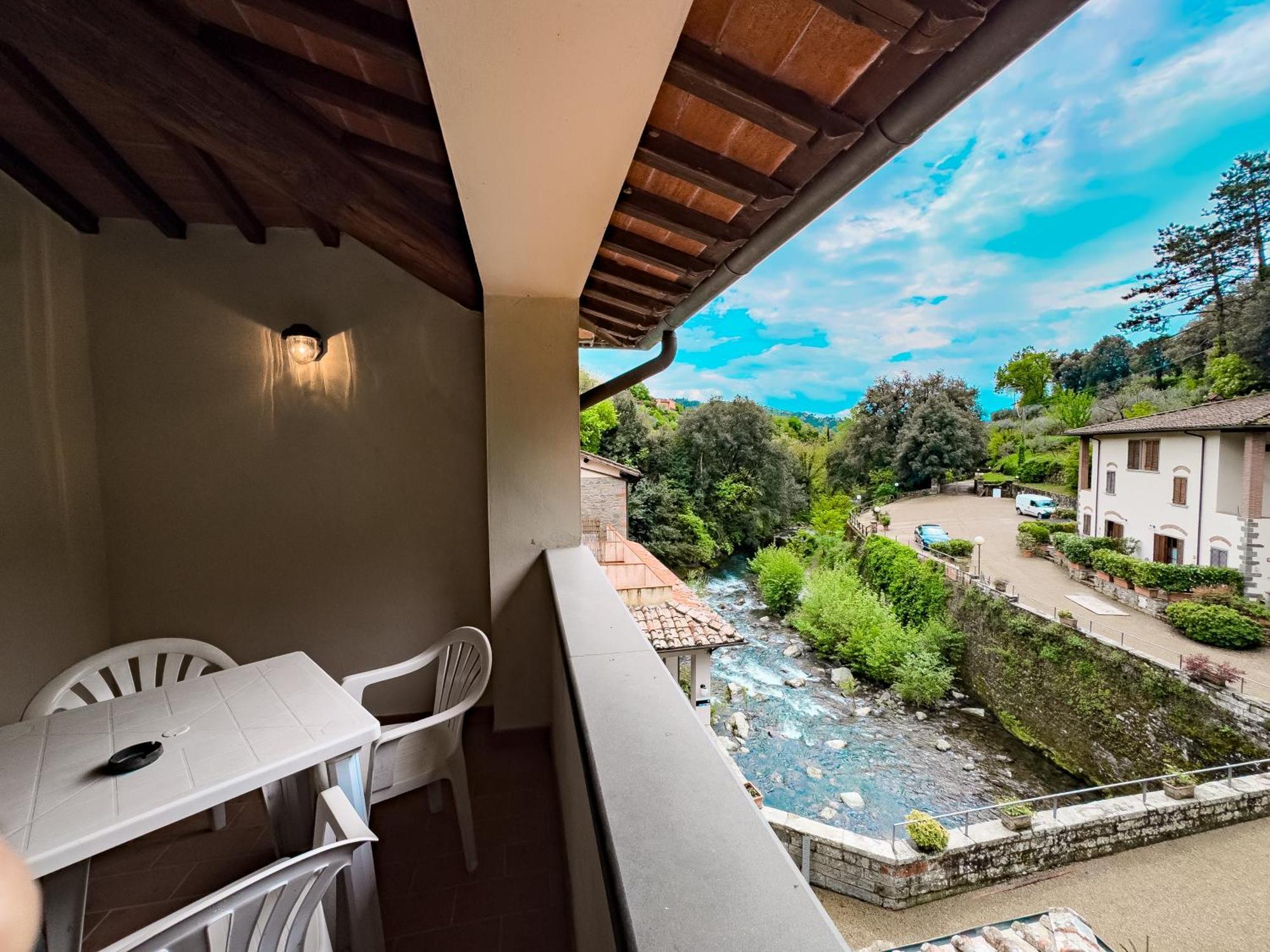 La Ferriera Exclusive Resort - Pool & Waterfall Loro Ciuffenna Luaran gambar