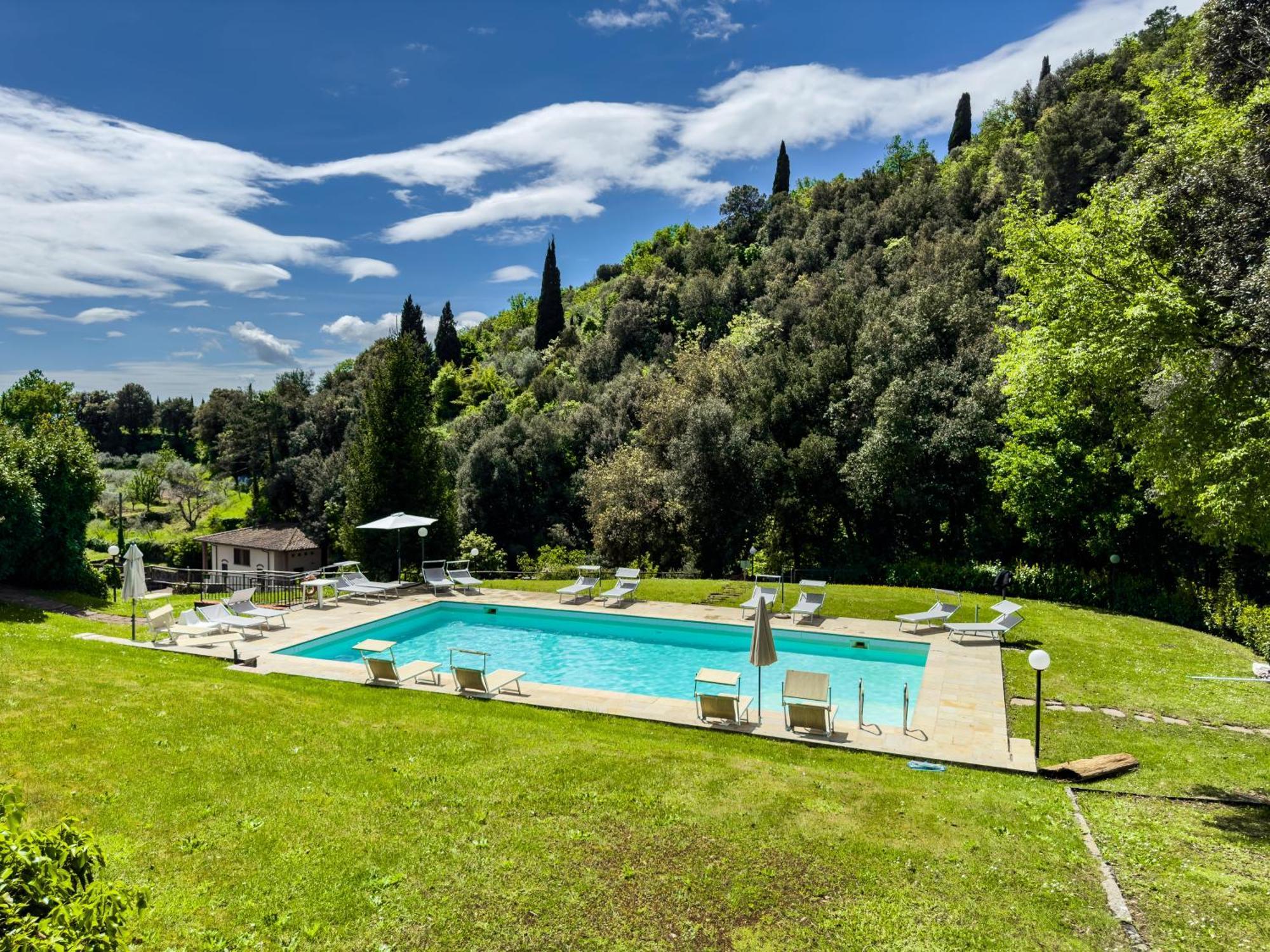 La Ferriera Exclusive Resort - Pool & Waterfall Loro Ciuffenna Luaran gambar