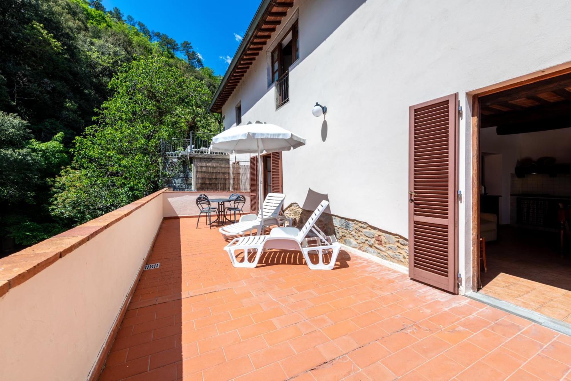 La Ferriera Exclusive Resort - Pool & Waterfall Loro Ciuffenna Luaran gambar