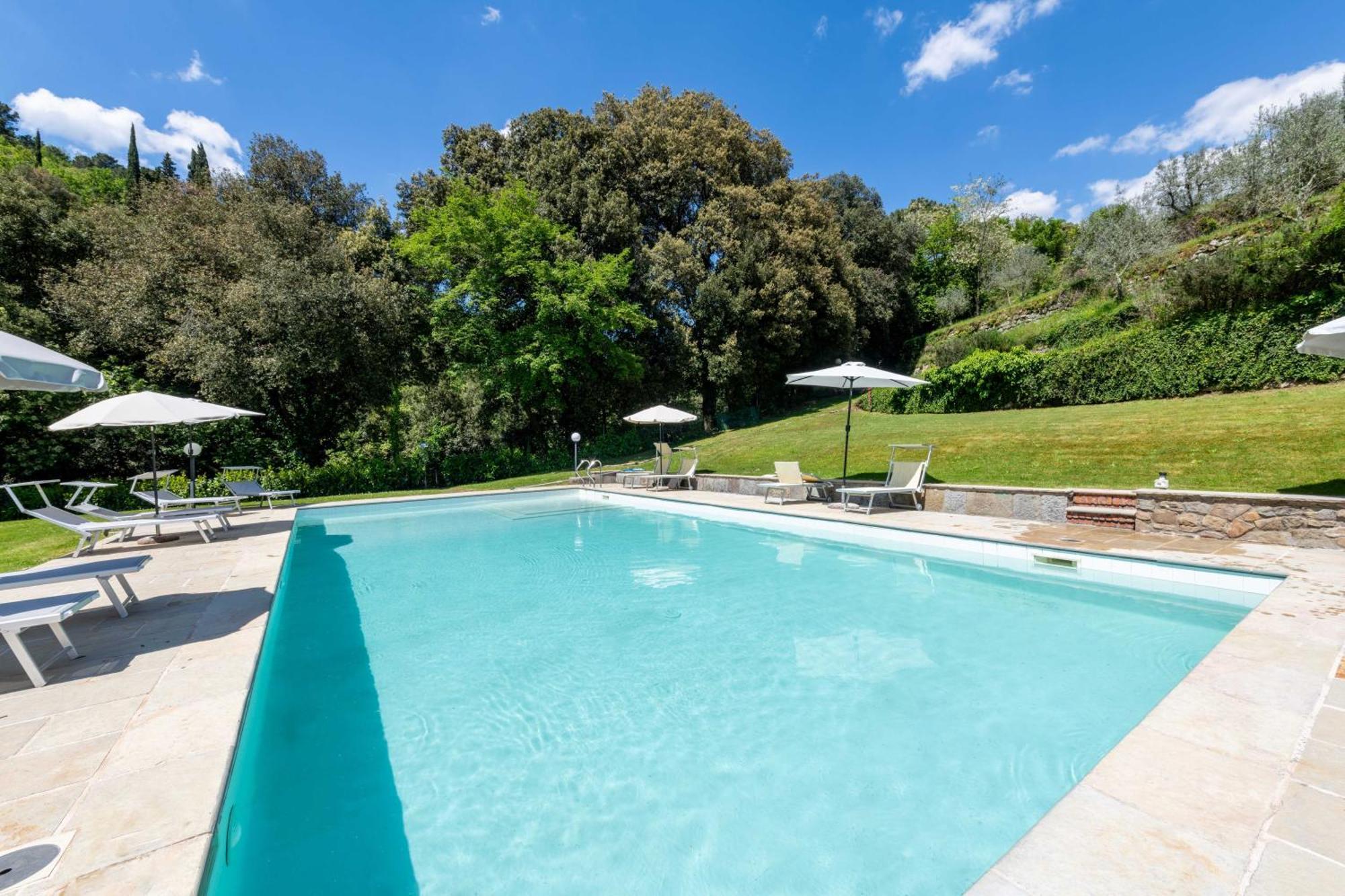 La Ferriera Exclusive Resort - Pool & Waterfall Loro Ciuffenna Luaran gambar