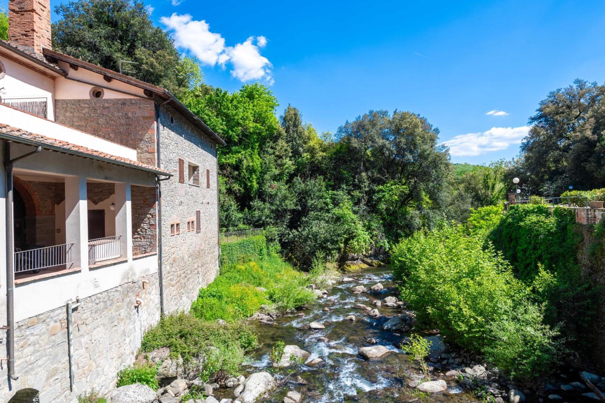 La Ferriera Exclusive Resort - Pool & Waterfall Loro Ciuffenna Luaran gambar