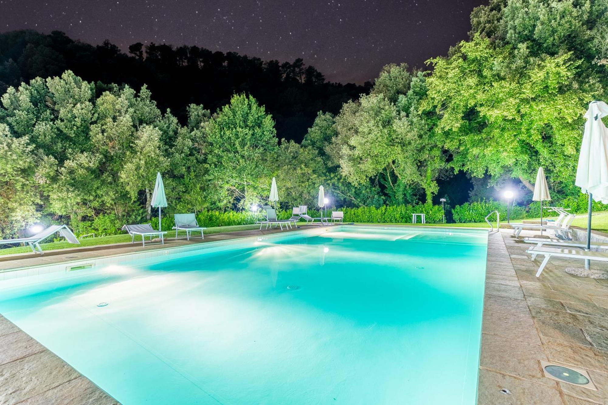 La Ferriera Exclusive Resort - Pool & Waterfall Loro Ciuffenna Luaran gambar